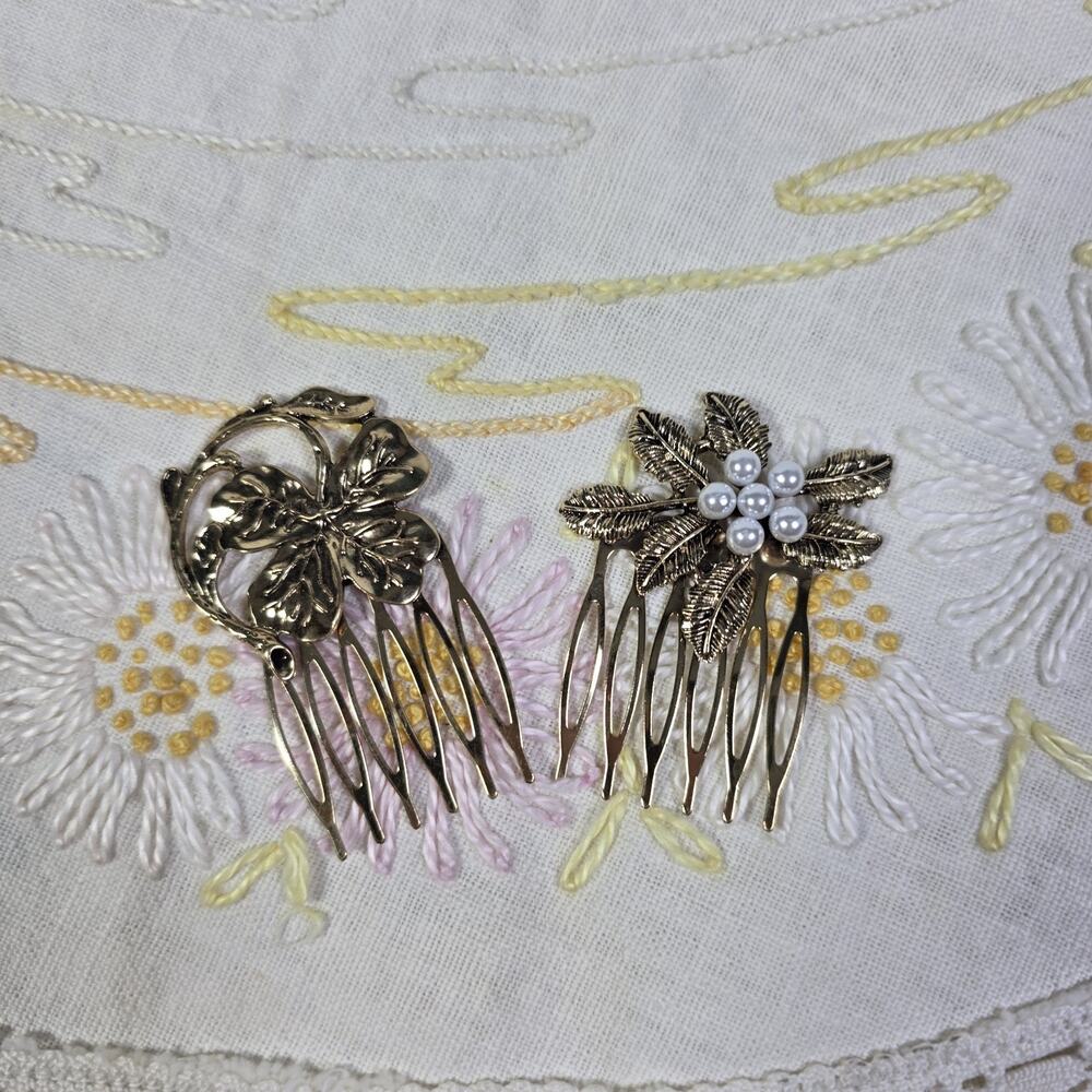 Vintage Gold Tone Floral Hair Combs Faux Pearl Leaf Flower Bridal Lot of 2 - Picture 5 of 5